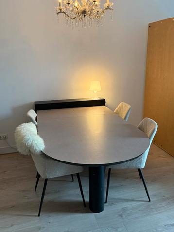 Design tafel avant half rond.