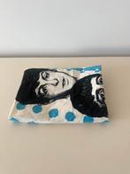Vintage doek/poster "The Beatles Dress",  Textielmuseum, Ophalen of Verzenden, Gebruikt, Poster, Artwork of Schilderij