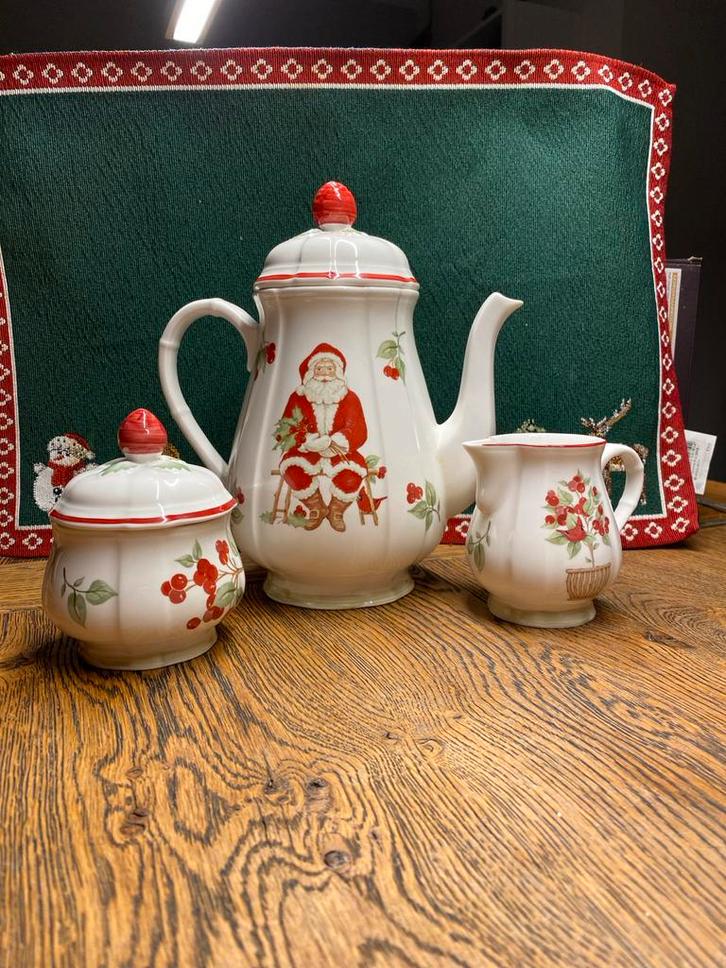 Kerstservies Villeroy & Boch Theepot, Melkkan & Suikerpot, Huis en Inrichting, Keuken | Servies, Gebruikt, Overige typen, Overige stijlen
