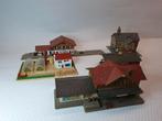 5 N Spoor huisjes - Gebruikte Staat, Hobby en Vrije tijd, Modeltreinen | N-Spoor, Ophalen of Verzenden, Gebruikt, Brug, Tunnel of Gebouw