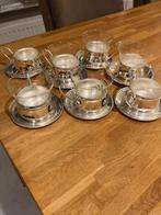 Theeglazen in houder en schotel, zilverkleurig., Ophalen of Verzenden, Glas, Overige stijlen, Glas of Glazen