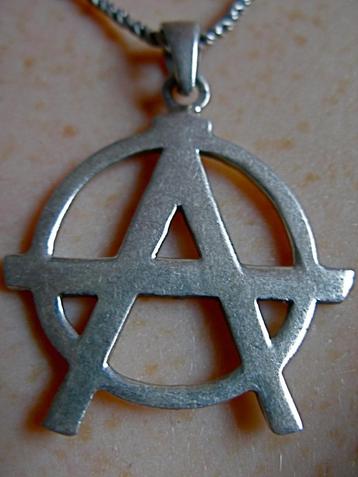Zilveren 925 zilver kettinghanger symbool anarchie / anarchy beschikbaar voor biedingen