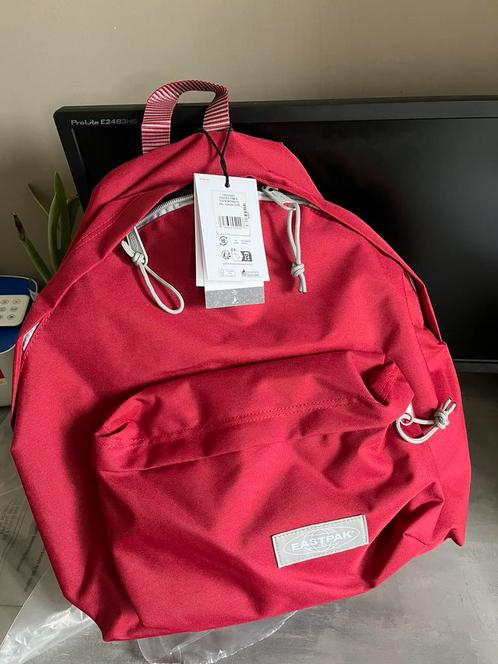Padded eastpak rugzak (nieuw), Sieraden, Tassen en Uiterlijk, Tassen | Rugtassen, Nieuw, Eastpak, 25 tot 40 cm, Verzenden