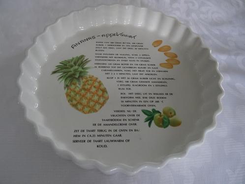 Taartvorm schaal ovenschaal met recept quichevorm taart, Huis en Inrichting, Keuken | Servies, Zo goed als nieuw, Schaal of Schalen