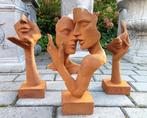 Aanbieding set van drie gietijzeren beelden romance., Tuin en Terras, Ophalen of Verzenden, Nieuw, Metaal, Mensenbeeld