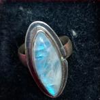 Vintage ring, zilver met maansteen., Gebruikt, Ophalen of Verzenden, Dame, Zilver