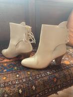 Vintage Dr Adams enkellaarsjes, gebroken wit, maat 39, Kleding | Dames, Schoenen, Ophalen of Verzenden, Zo goed als nieuw, Wit