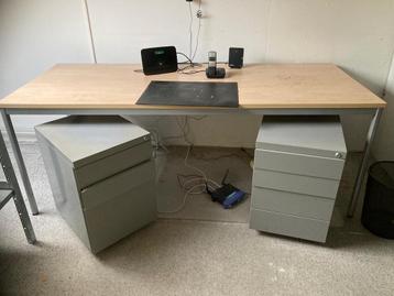 Groot bureau 200x80 cm beschikbaar voor biedingen