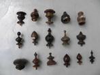 Houten ornamenten, tollen in doos Remonte 1, Antiek en Kunst, Antiek | Klokken, Ophalen of Verzenden