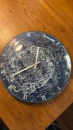 Wandklok met sterrenstelsel, Ophalen of Verzenden, Zo goed als nieuw, Analoog, Wandklok