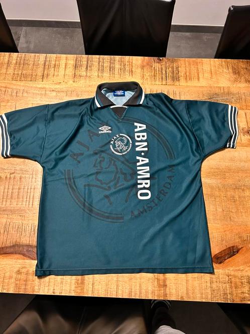 Ajax uitshirt away seizoen 1995 - 1996 klassieker van Umbro, Verzamelen, Sportartikelen en Voetbal, Zo goed als nieuw, Shirt, Ajax