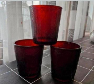 Drie Glazen Arcoroc Rood beschikbaar voor biedingen