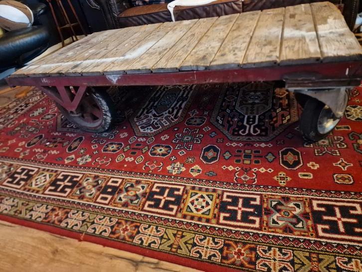Industriële Salontafel - Kar - Stoer & Uniek!, Huis en Inrichting, Tafels | Salontafels, Gebruikt, Minder dan 50 cm, 50 tot 100 cm