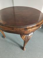 Antiek ronde tafel met sierlijke poten, Ophalen
