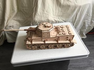 Houten tank beschikbaar voor biedingen