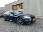 BMW 5-serie Touring 540i xDrive High Executive | STUURVERW |, Auto's, BMW, Gebruikt, 2000 kg, Blauw, 340 pk