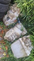 Betonnen Chinese Leeuwen met Voetstuk (2x), Tuin en Terras, Tuinbeelden, Ophalen, Gebruikt, Beton, Dierenbeeld