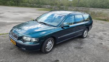 Volvo V70 2.4 Groen 140PK 2003 Airco / Trekhaak beschikbaar voor biedingen