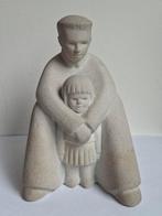 Beeldje Vader en Kind - Marbell Stone Art, Antiek en Kunst, Kunst | Beelden en Houtsnijwerken, Ophalen