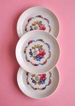 Klein vintage schaaltje bordje porselein bloemen gekleurd x3, Ophalen