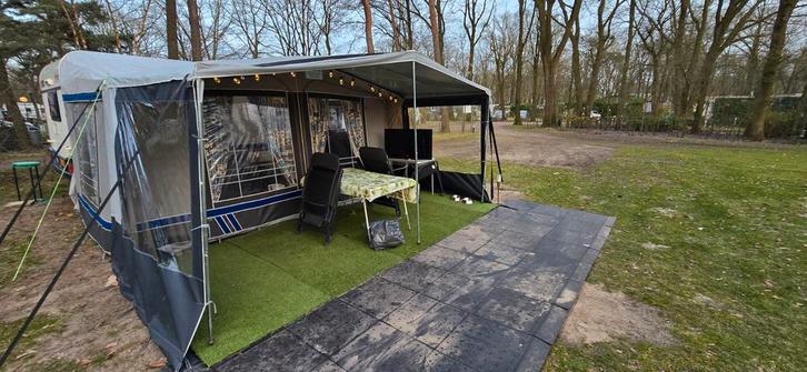 25m² Camping pvc Vloertegels + Pallets, Caravans en Kamperen, Caravan accessoires, Ophalen