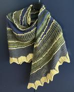 Een prachtige warme omslagdoek ‘Exploration Station’, Kleding | Dames, Mutsen, Sjaals en Handschoenen, Ophalen of Verzenden, Nieuw