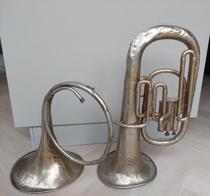 Oude jachthoorn en tuba BLOSSOM BROCANTE, Antiek en Kunst, Curiosa en Brocante, Ophalen of Verzenden