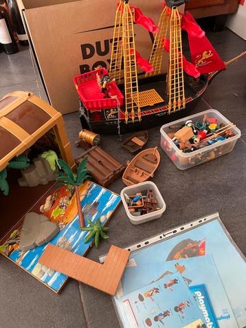 Playmobil Piratenschip en meeneem schateiland koffer.  beschikbaar voor biedingen