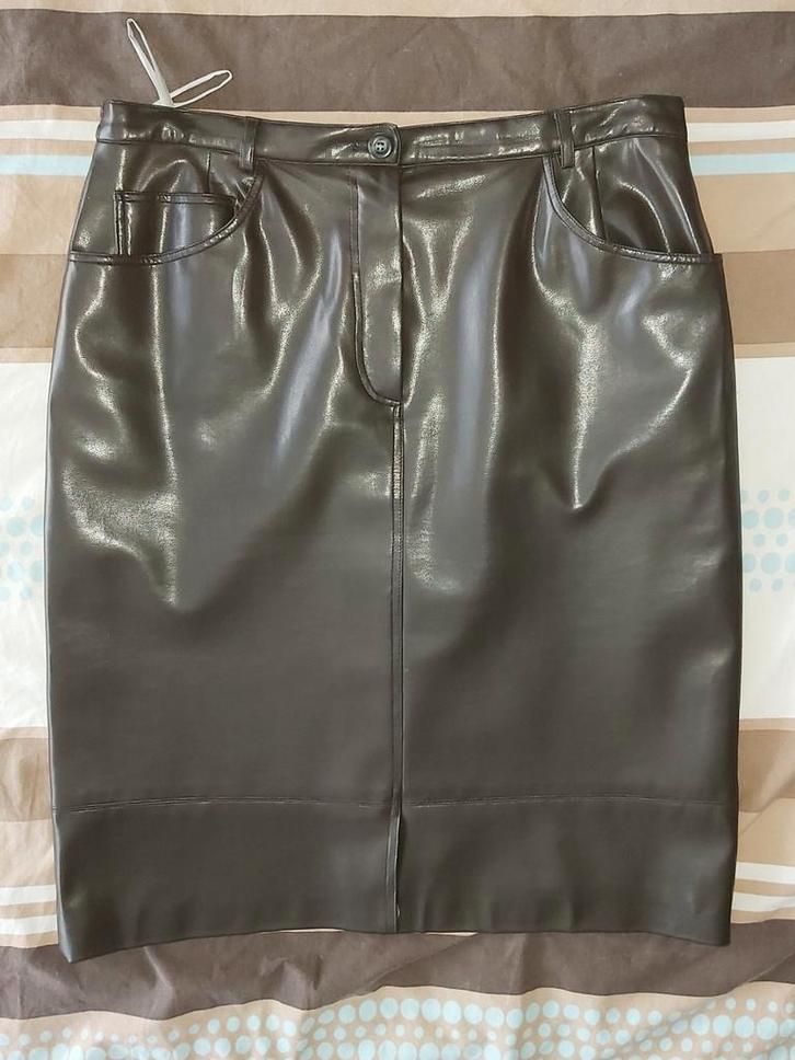Nep leren rok, Kleding | Dames, Rokken, Zo goed als nieuw, Maat 42/44 (L), Bruin, Boven de knie, Ophalen of Verzenden