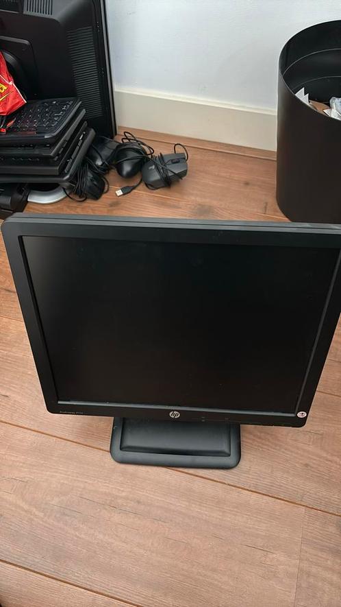 6 HP Monitoren met kabels, Computers en Software, Monitoren, Zo goed als nieuw, 60 Hz of minder, VGA, Ophalen