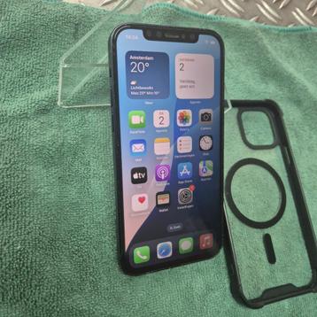 Apple iPhone 12 128GB Zwart Accu 79 Nette staat beschikbaar voor biedingen