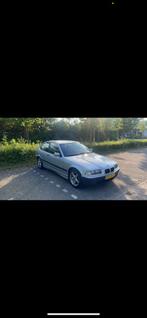 BMW 3-Serie (e90) 316 Compact AUTOMAAT 2000 Grijs, Auto's, Origineel Nederlands, Te koop, Zilver of Grijs, 5 stoelen