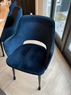 Gezocht  twee donkerblauwe puck karwei stoelen, Huis en Inrichting, Stoelen, Ophalen, Zo goed als nieuw, Blauw, Twee