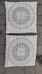 2 grote kussens, Huis en Inrichting, Woonaccessoires | Kussens, Ophalen, Gebruikt, Beige, Vierkant