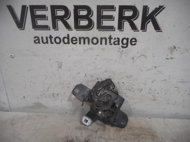 Motorkap Slot Volkswagen Bora (1J2) 2000 1jo823509c, Auto-onderdelen, Gebruikt, Volkswagen, Volkswagen AG, Kundenbetreuung@volkswagen.de