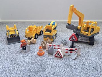 Duplo diverse bouwvoertuigen beschikbaar voor biedingen