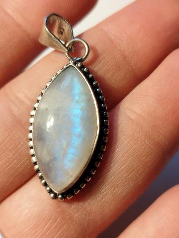 Zilveren Maansteen hanger  beschikbaar voor biedingen