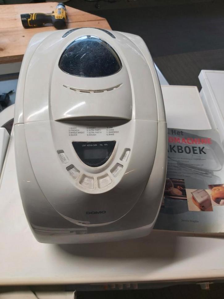 Domo Broodbakmachine B3970 - Inclusief Boek en Handleiding, Witgoed en Apparatuur, Broodbakmachines, Gebruikt, Ophalen of Verzenden