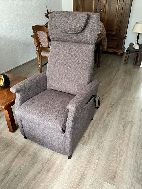 Sta-op-stoel van fitform Wellco, Riposo Ampliato M2 flash, Huis en Inrichting, Fauteuils, Nieuw, Stof, 50 tot 75 cm, Minder dan 75 cm