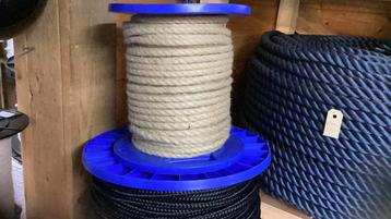 Rol spleitex touw 47 meter lang 8 mm dik beschikbaar voor biedingen