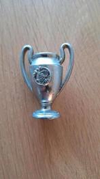 AJAX CUP...KAMPIOEN MET OUDE LOGO, Tickets en Kaartjes, Sport | Voetbal, Seizoenskaart, Eén persoon