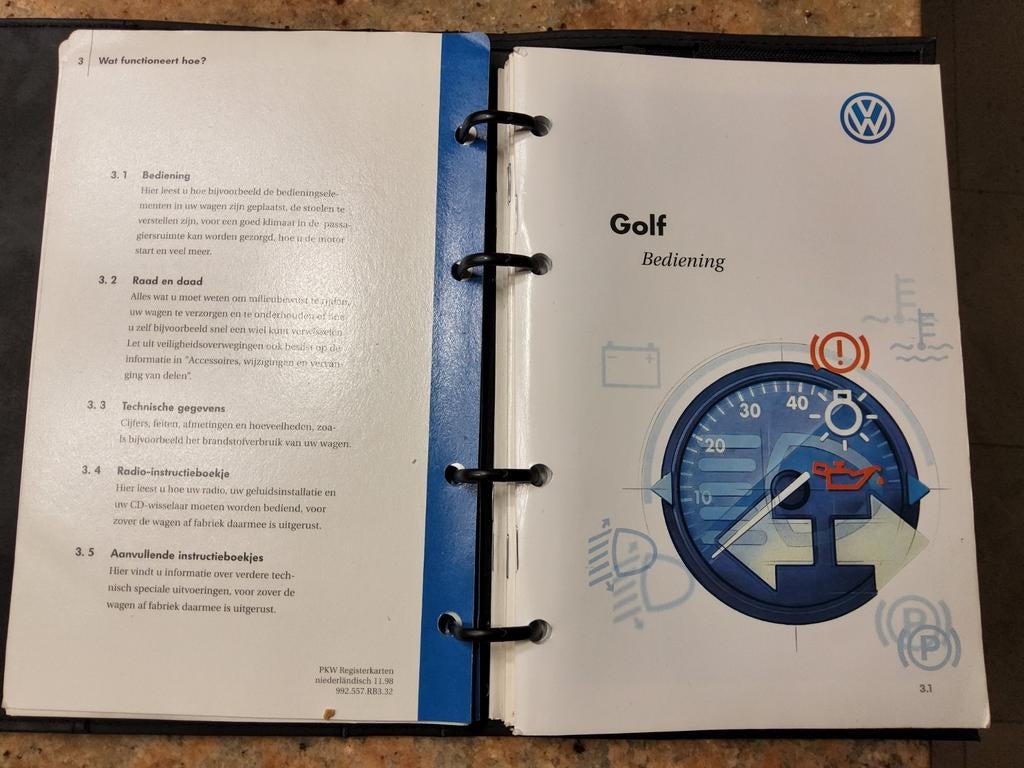 Instructieboekje VW Golf, boekjes versie 2000, met ringband, Auto diversen, Handleidingen en Instructieboekjes, Ophalen of Verzenden