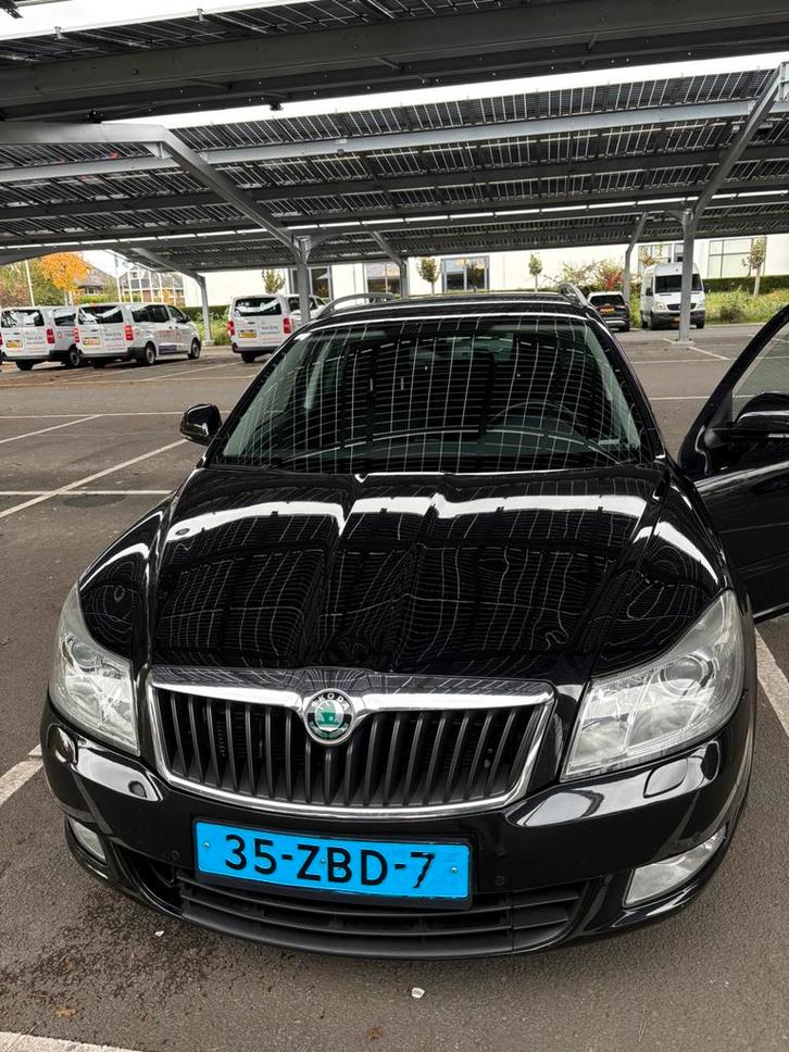 Skoda Octavia 1.6 TDI 2012 Taxi klaar!, Auto's, Skoda, Particulier, Octavia, ABS, Airbags, Airconditioning, Alarm, Apple Carplay