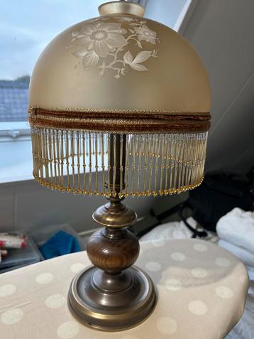 Vintage Tafellamp met Glazen Kap beschikbaar voor biedingen