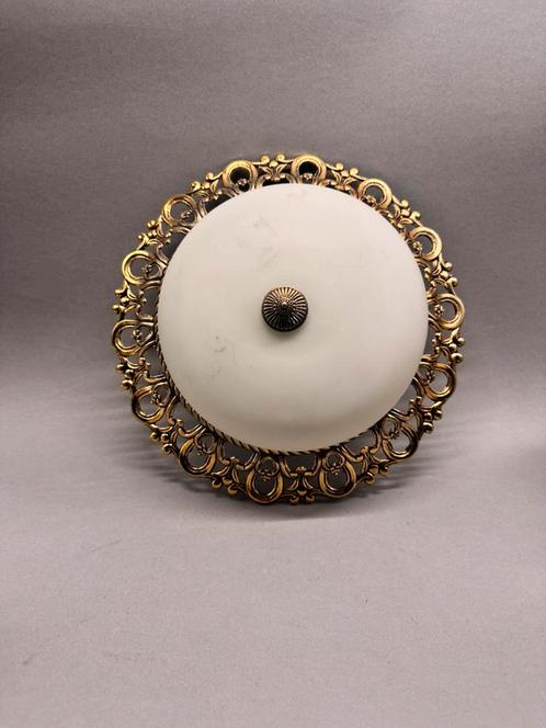 Vintage plafond lamp plafonniere melkglas  goud wit brocant, Huis en Inrichting, Lampen | Plafondlampen, Gebruikt, Ophalen of Verzenden