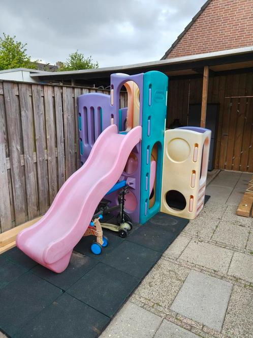little tikes speeltoestel met 2 glijbanen, Kinderen en Baby's, Speelgoed | Buiten | Speeltoestellen, Gebruikt, Glijbaan, Ophalen