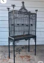 Antieke sierlijke ijzeren vogelkooi, Dieren en Toebehoren, Vogels | Hokken en Kooien, Ophalen, Metaal, Vogelkooi