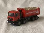 MAN diesel 8x4 vrachtwagen met kiepbak geladen met grind., Hobby en Vrije tijd, Modelauto's | 1:50, Ophalen of Verzenden, Zo goed als nieuw