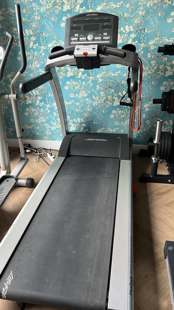 Life Fitness T70 Loopband - maakt extra geluid lager issue, Sport en Fitness, Fitnessapparatuur, Gebruikt, Loopband, Benen, Metaal