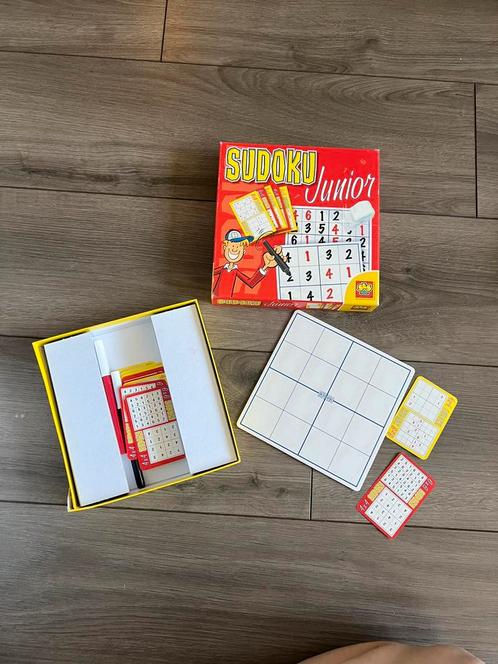 Verschillende spelletjes, Hobby en Vrije tijd, Gezelschapsspellen | Kaartspellen, Zo goed als nieuw, Ophalen